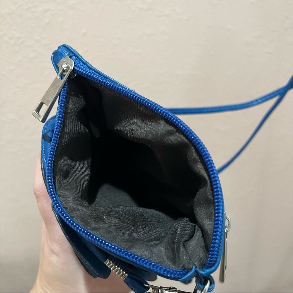 Flower Crossbody - Picture 5 of 6